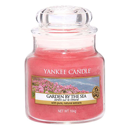 Svíčka ve skleněné dóze Yankee Candle Zahrada u moře, 104 g