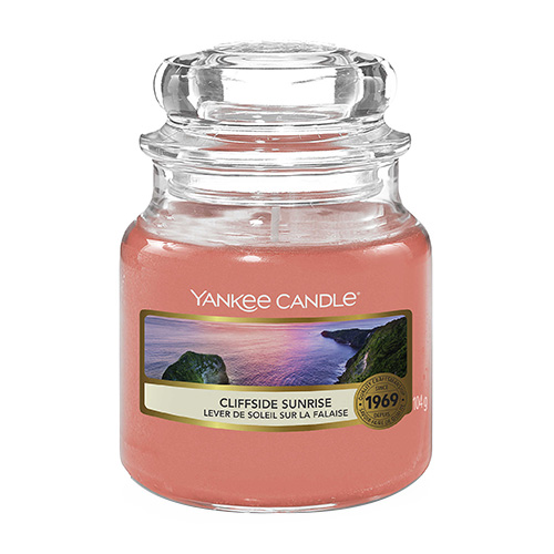 Svíčka ve skleněné dóze Yankee Candle Východ slunce na útesu, 104 g